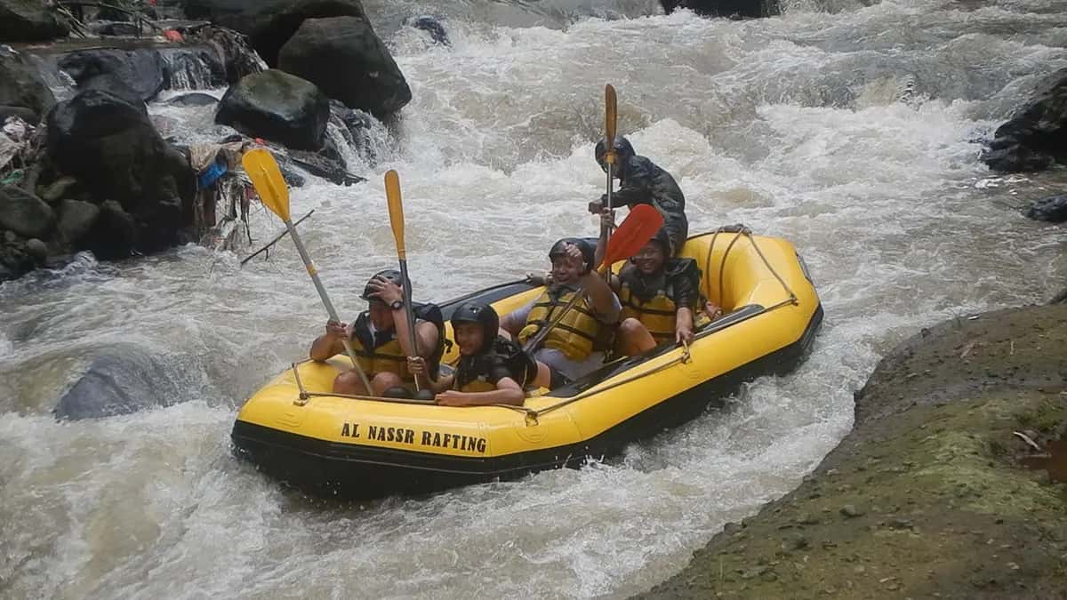 Background Rafting Cisadane SA Adventure