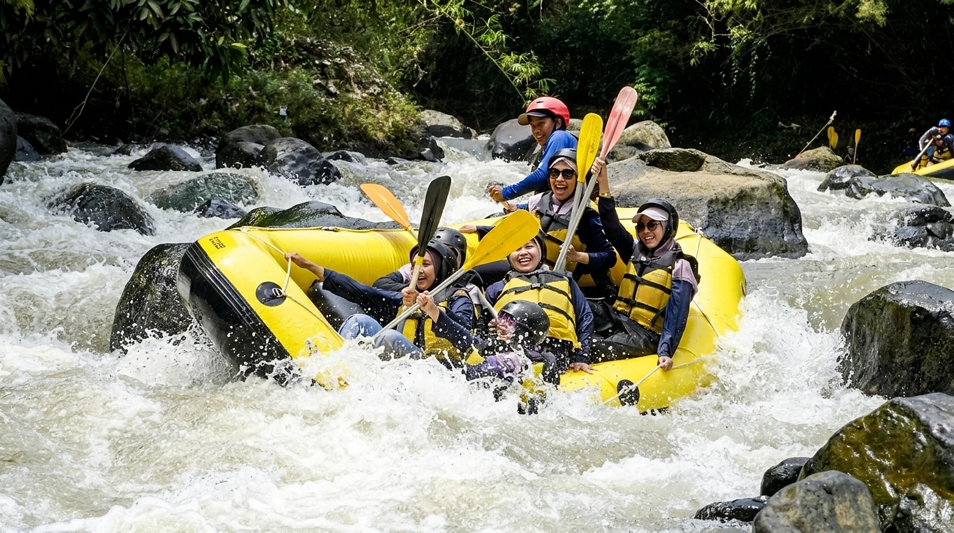 Keseruan Arung Jeram Rafting Cisadane Bogor bersama SA Adventure
